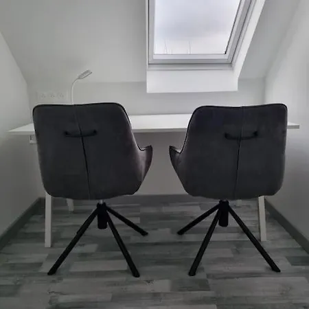 Moderne, Confort Avec Exterieur *