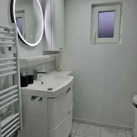Moderne, Confort Avec Exterieur