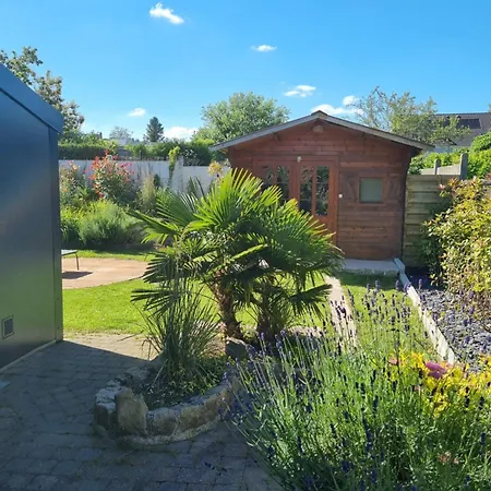 Moderne, Confort Avec Exterieur *