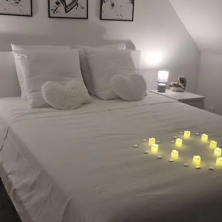 Moderne, Confort Avec Exterieur *